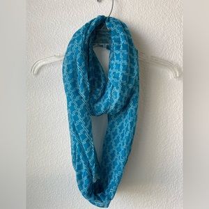 Cowl-neck circular scarf